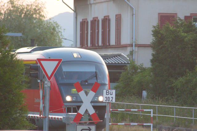 train to Landau